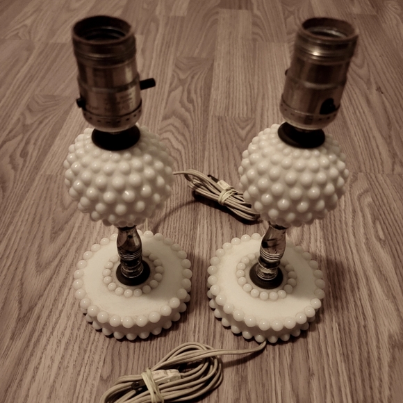 Other - Vintage Hobnail Milk Glass Accent End Table Lamps
